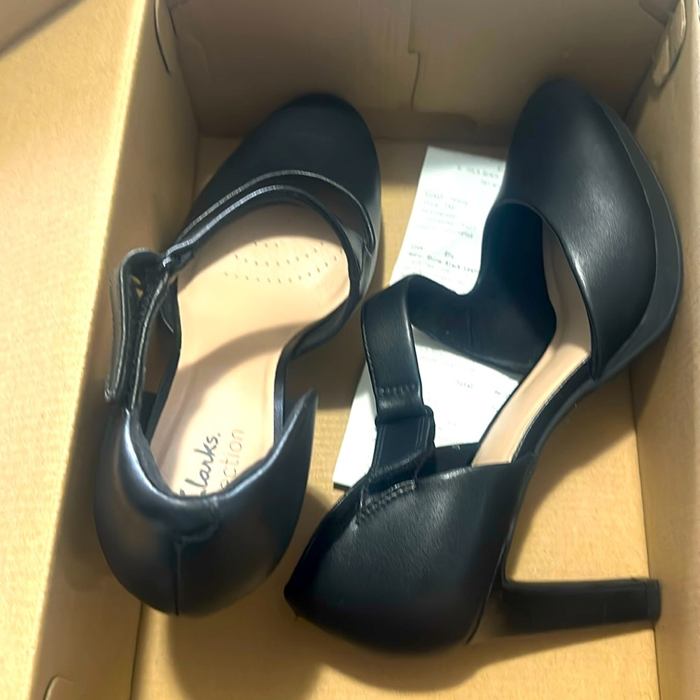 Clarks Leather Ambyr Glow Black